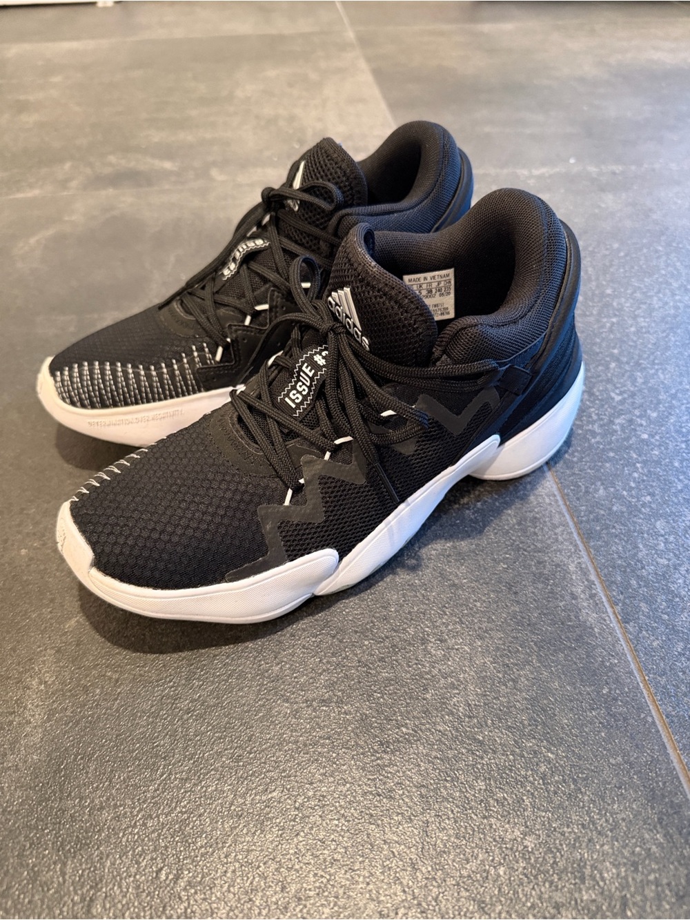 Boys/Kids adidas black basketball sneaker